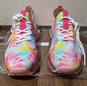 Women's La Sheelah Tie-Dye Sneaker, Size 6.5 NWOT